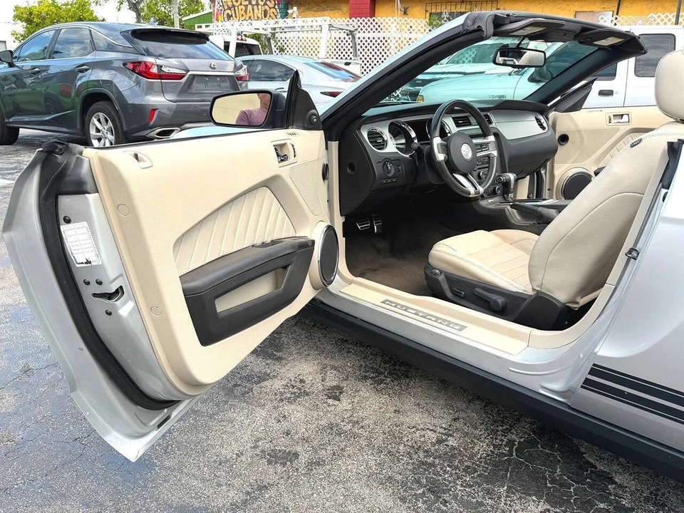 2010 Ford S197 Mustang - Image 22 of 31