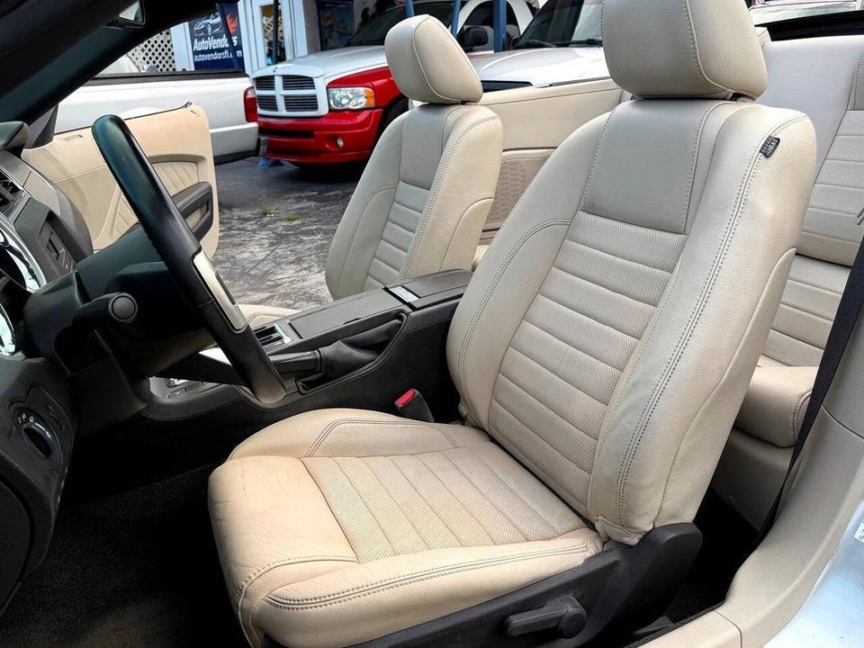2010 Ford S197 Mustang - Image 24 of 31