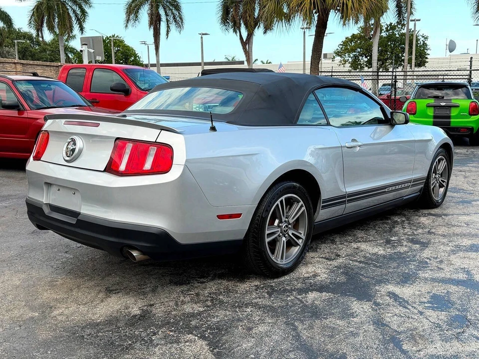 2010 Ford S197 Mustang - Image 17 of 31