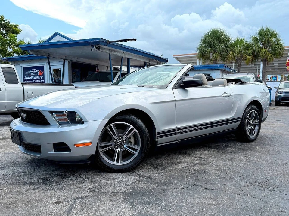 2010 Ford S197 Mustang - Image 20 of 31