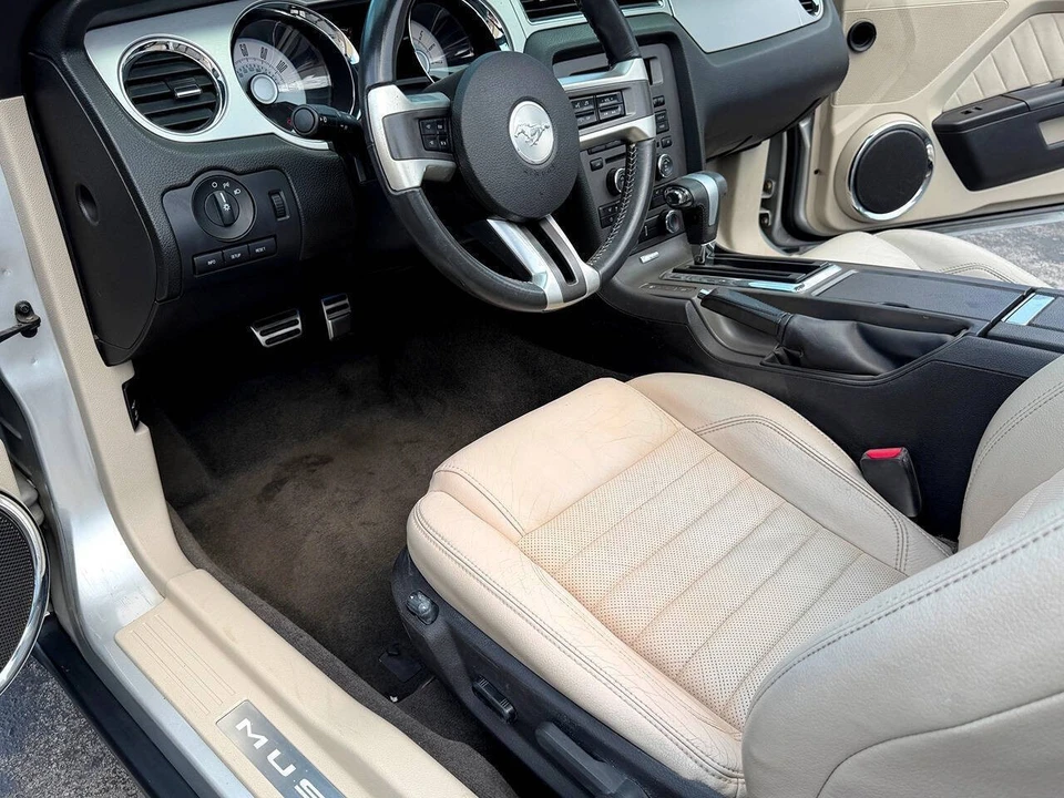 2010 Ford S197 Mustang - Image 25 of 31