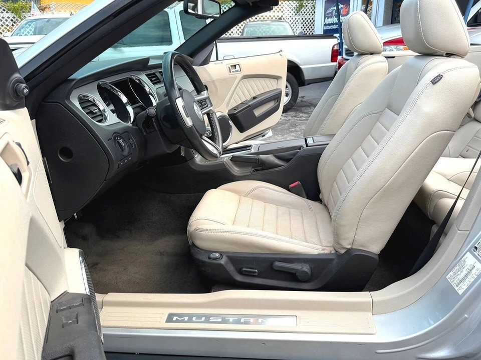 2010 Ford S197 Mustang - Image 23 of 31
