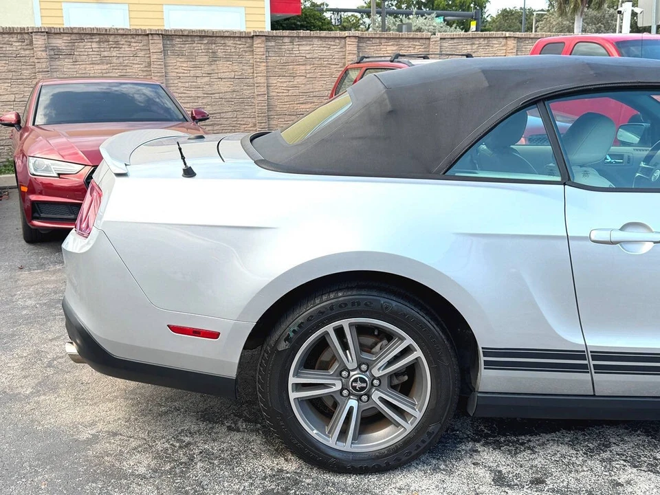 2010 Ford S197 Mustang - Image 15 of 31