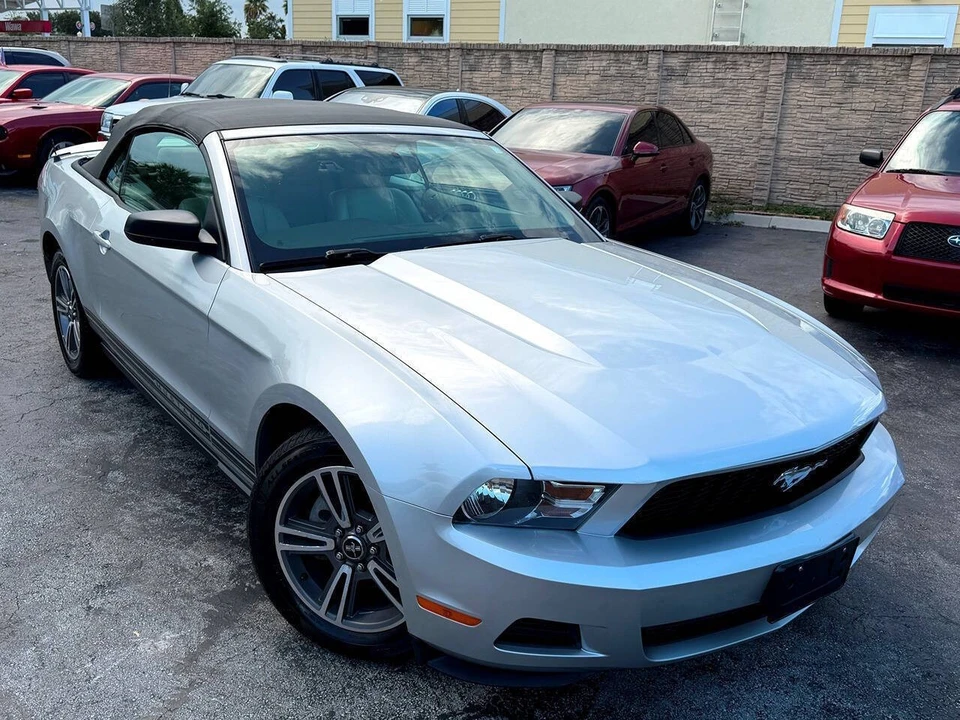 2010 Ford S197 Mustang - Image 6 of 31