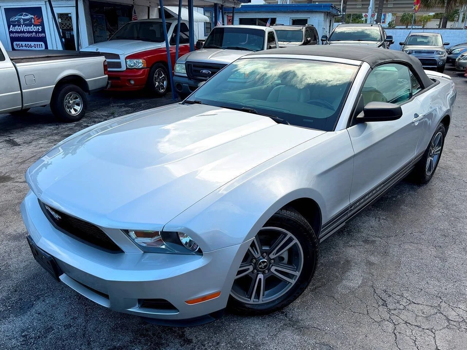 2010 Ford S197 Mustang - Image 3 of 31