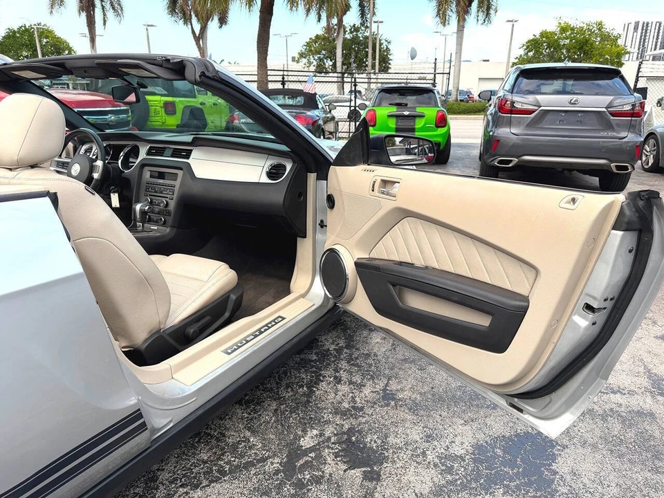 2010 Ford S197 Mustang - Image 30 of 31
