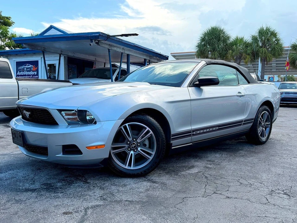 2010 Ford S197 Mustang - Image 2 of 31
