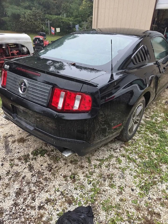 2010 Ford S197 Mustang - Image 3 of 6