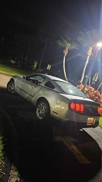 2010 Ford S197 Mustang - Image 3 of 6