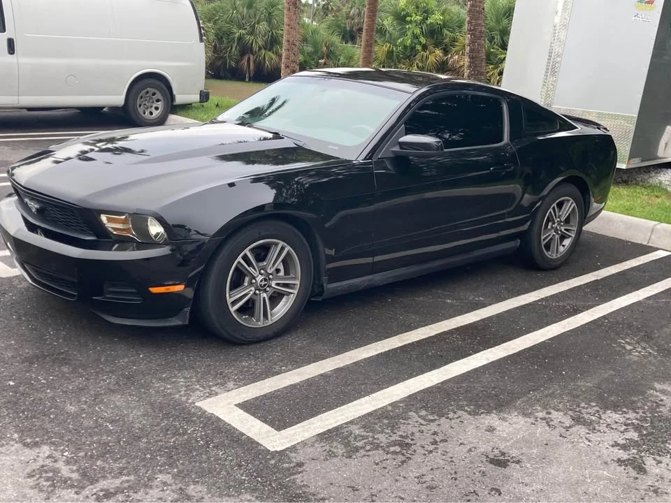 2010 Ford S197 Mustang - Image 3 of 4