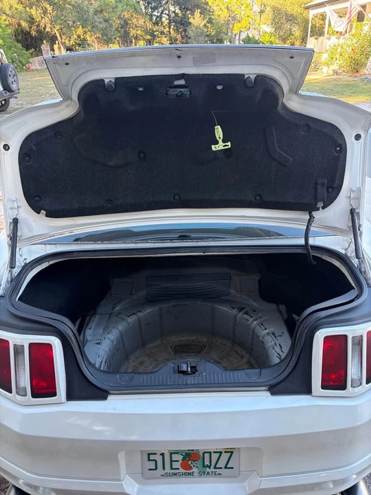 2010 Ford S197 Mustang - Image 13 of 16