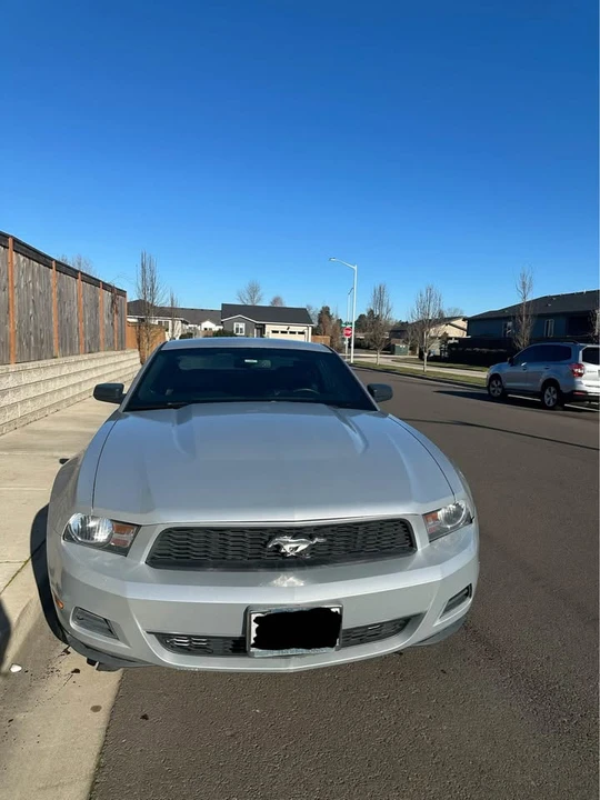2010 Ford S197 Mustang - Image 2 of 9