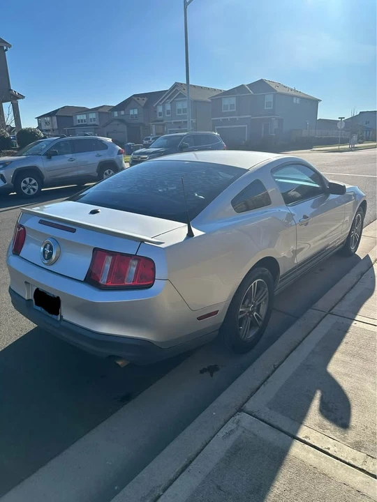 2010 Ford S197 Mustang - Image 6 of 9