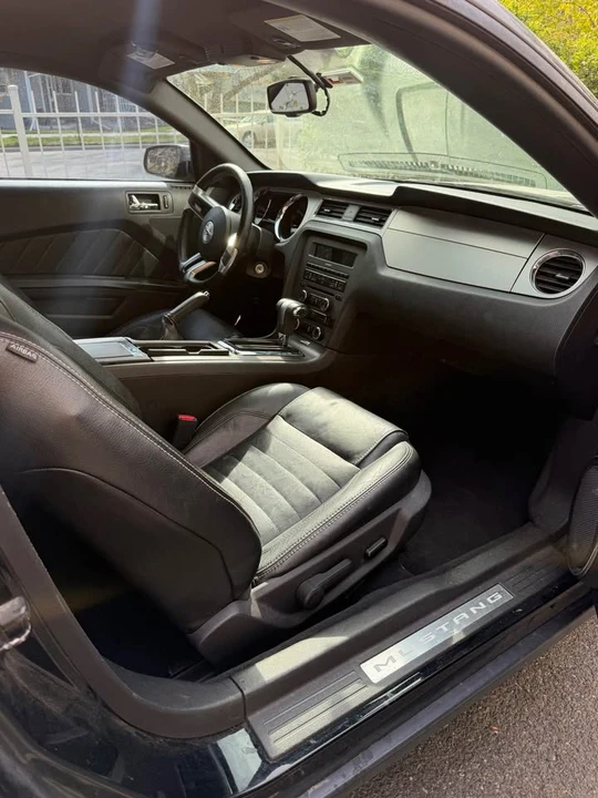 2010 Ford S197 Mustang - Image 7 of 9