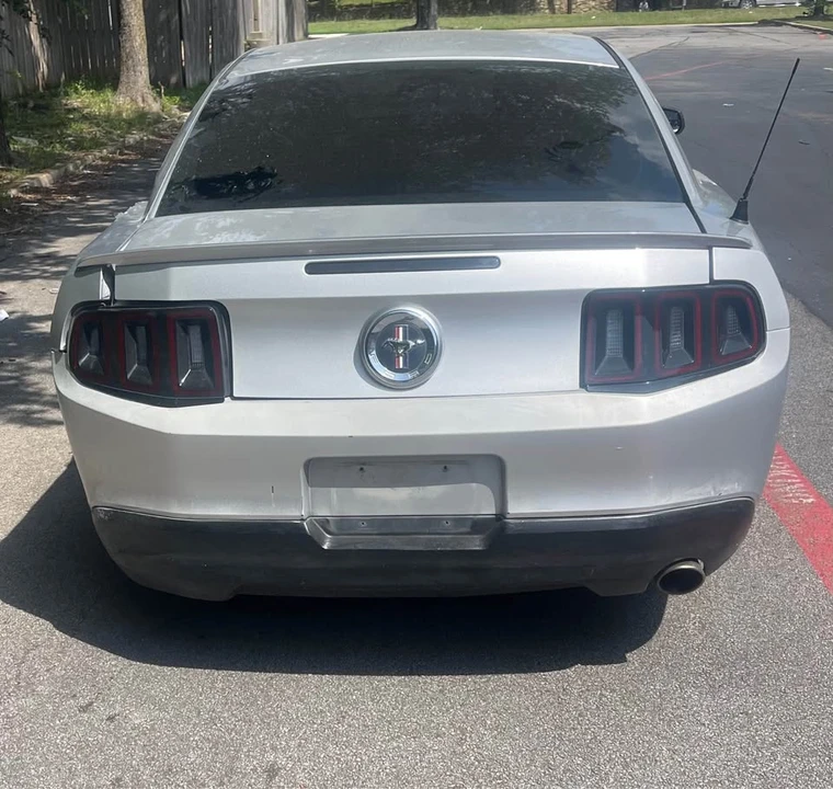 2010 Ford S197 Mustang - Image 6 of 9