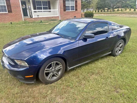 2010 Ford Mustang V6 Premium Coupe 2D