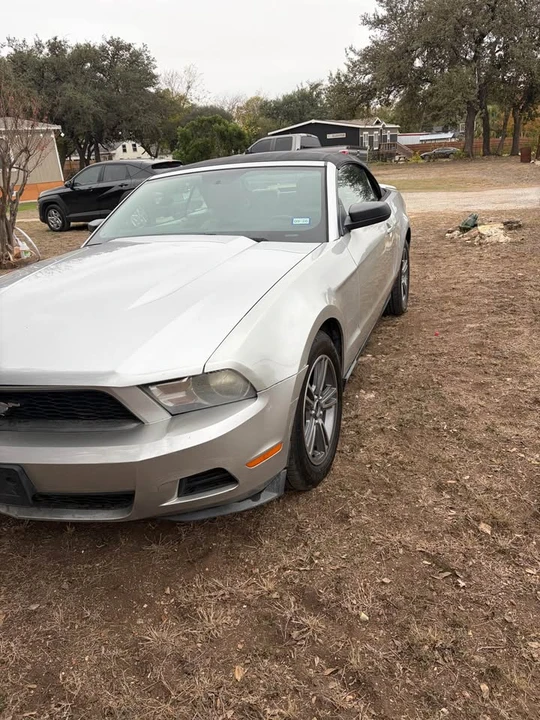 2010 Ford S197 Mustang - Image 5 of 10