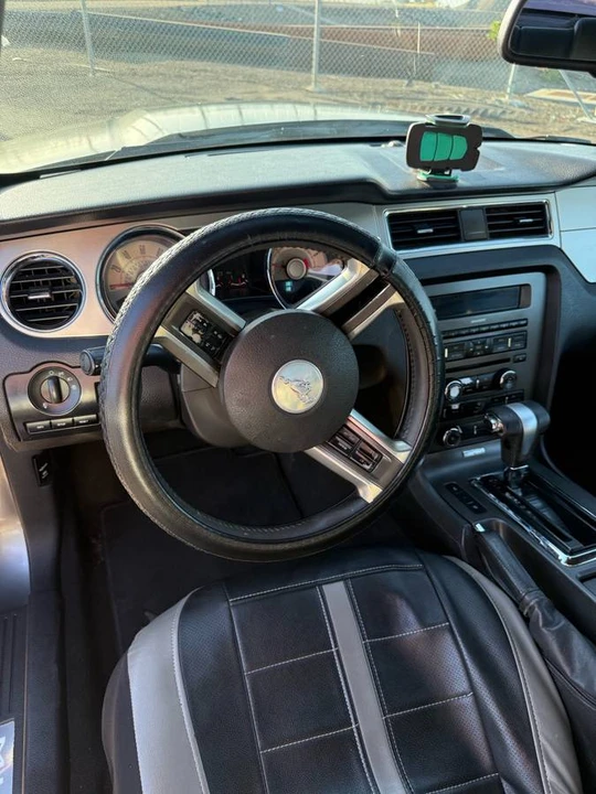 2010 Ford S197 Mustang - Image 17 of 18