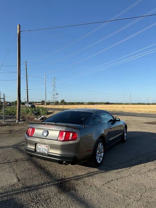 2010 Ford S197 Mustang - Image 2 of 18
