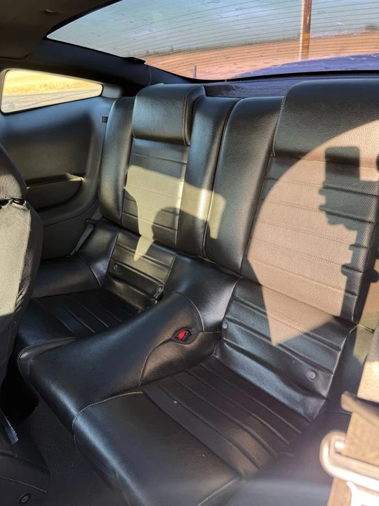 2010 Ford S197 Mustang - Image 16 of 18