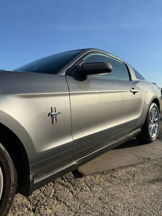 2010 Ford S197 Mustang - Image 10 of 18