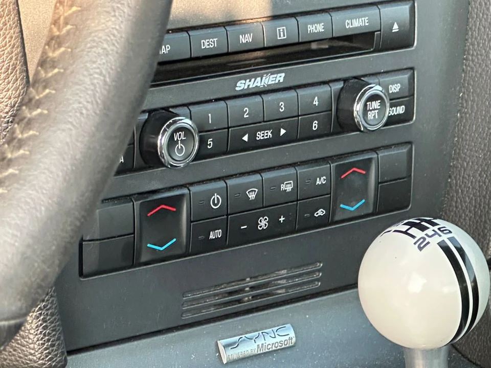 2010 Ford S197 Mustang - Image 15 of 24