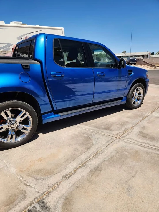 2010 Ford Explorer Sport Trac - Image 2 of 10