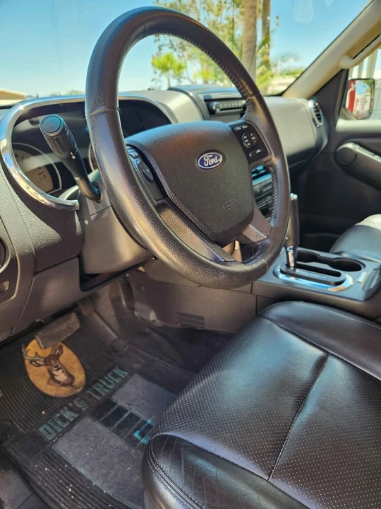 2010 Ford Explorer Sport Trac - Image 6 of 10