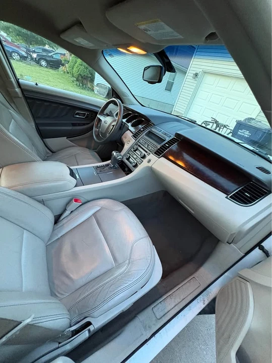 2010 Ford Taurus 6th Gen - Image 7 of 9