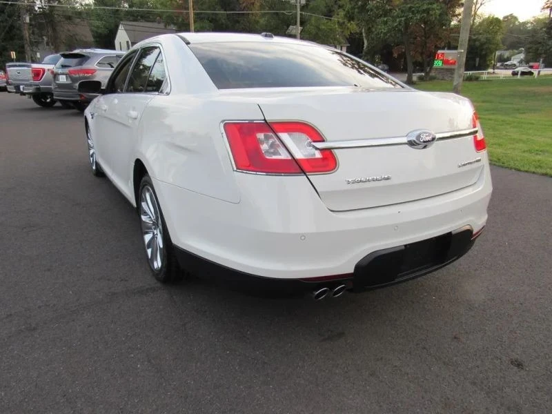2010 Ford Taurus 5th Gen - Image 5 of 12