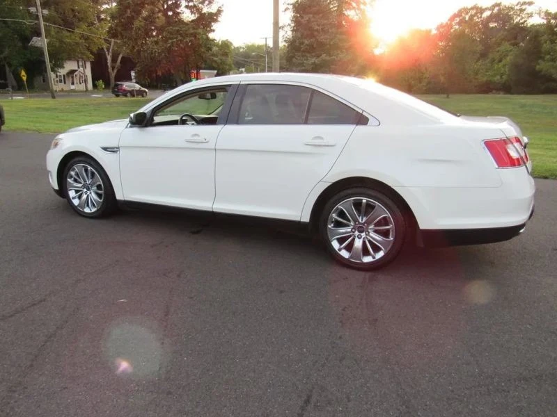 2010 Ford Taurus 5th Gen - Image 4 of 12