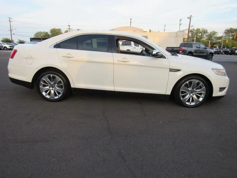 2010 Ford Taurus 5th Gen - Image 9 of 12