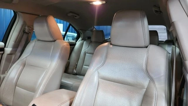 2010 Ford Taurus 5th Gen - Image 9 of 12