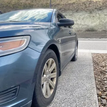 2010 Ford Taurus