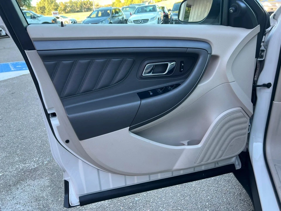 2010 Ford Taurus 6th Gen - Image 15 of 17