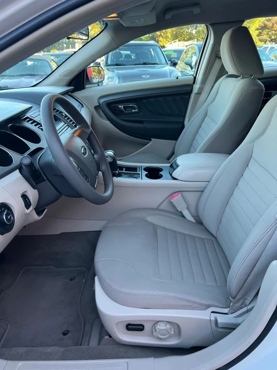 2010 Ford Taurus 6th Gen - Image 10 of 17