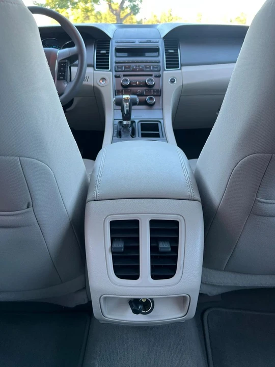 2010 Ford Taurus 6th Gen - Image 13 of 17