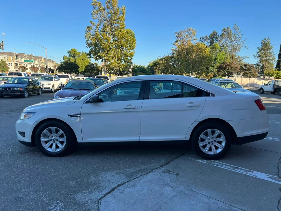 2010 Ford Taurus 6th Gen - Image 5 of 17