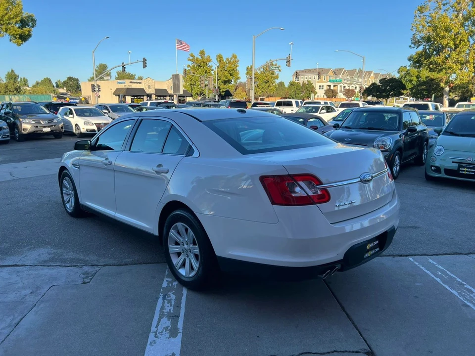 2010 Ford Taurus 6th Gen - Image 6 of 17