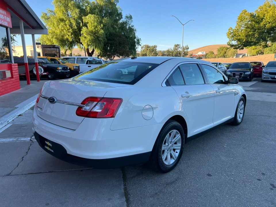 2010 Ford Taurus 6th Gen - Image 8 of 17