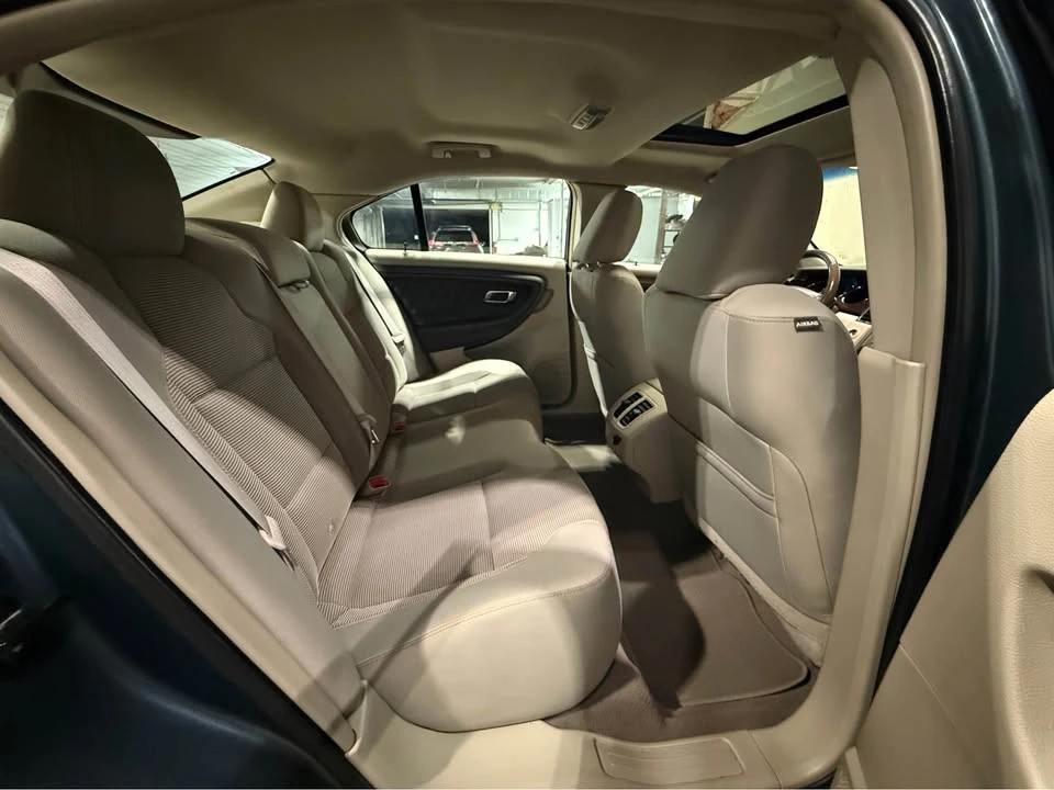 2010 Ford Taurus 6th Gen - Image 18 of 19