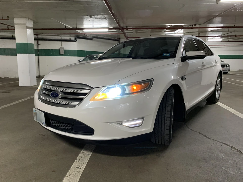 2010 Ford Taurus SHO 6th Gen - Image 6 of 29