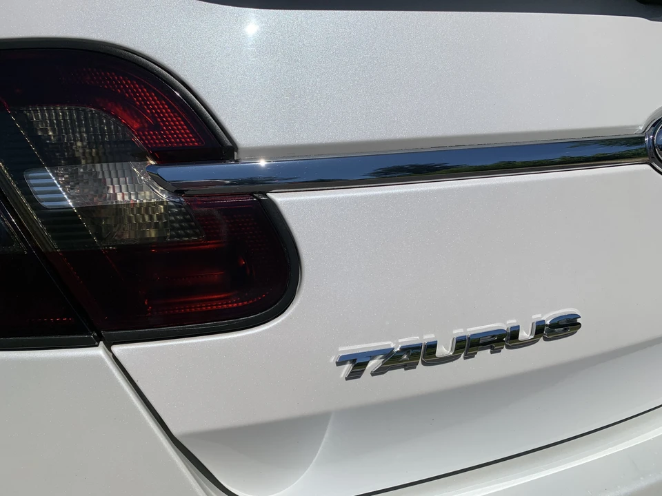 2010 Ford Taurus SHO 6th Gen - Image 26 of 29