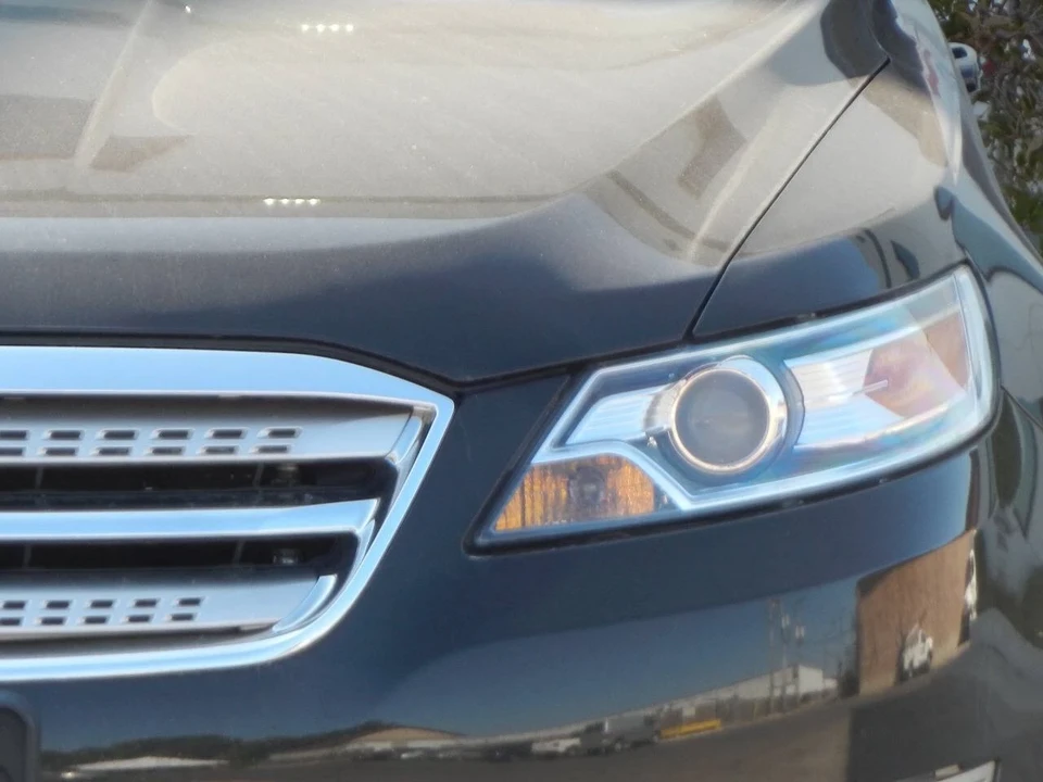 2010 Ford Taurus 5th Gen - Image 8 of 12