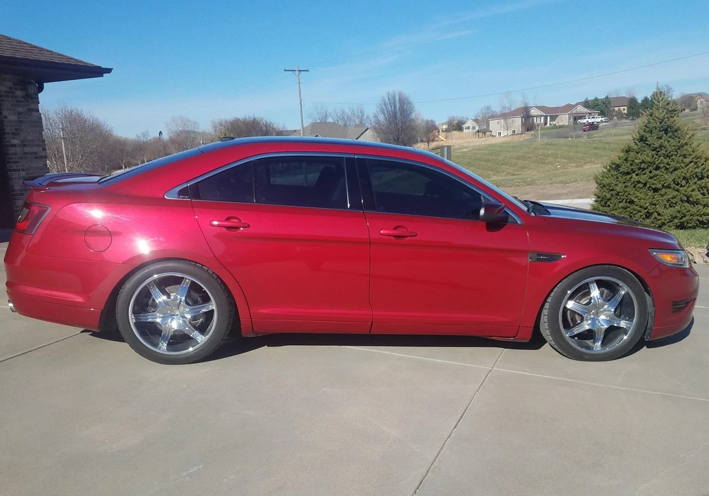 2010 Ford Taurus SHO 6th Gen - Image 3 of 31