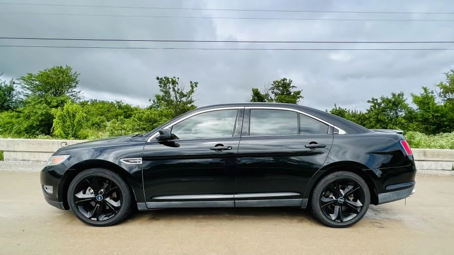 2010 Ford Taurus SHO 6th Gen - Image 2 of 8