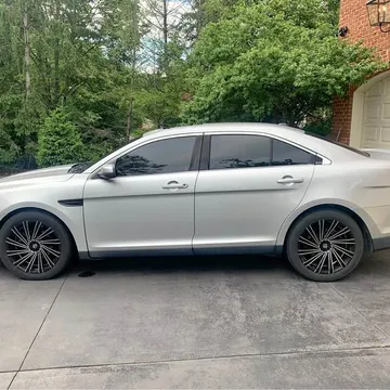 2010 Ford Taurus SHO Sedan 4D