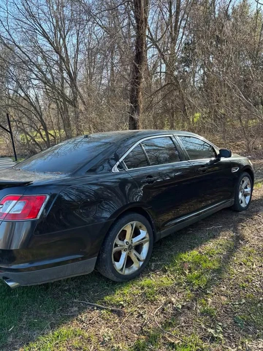 2010 Ford Taurus SHO 6th Gen - Image 2 of 10