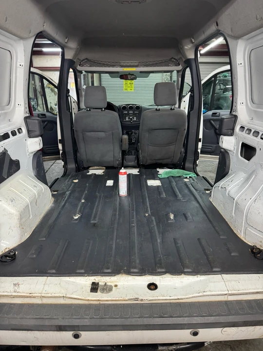 2010 Ford Transit Connect - Image 8 of 13