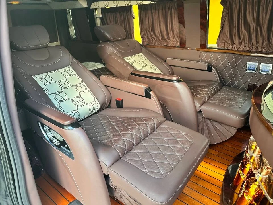 2010 Ford Econoline Van - Image 4 of 20